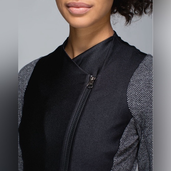 Lululemon Emerge Renewed Jacket in Black and Herringbone - EXCELLENT/LIKE NEW - Picture 4 of 13